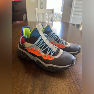 Men’s Sneakers - Champions size 10